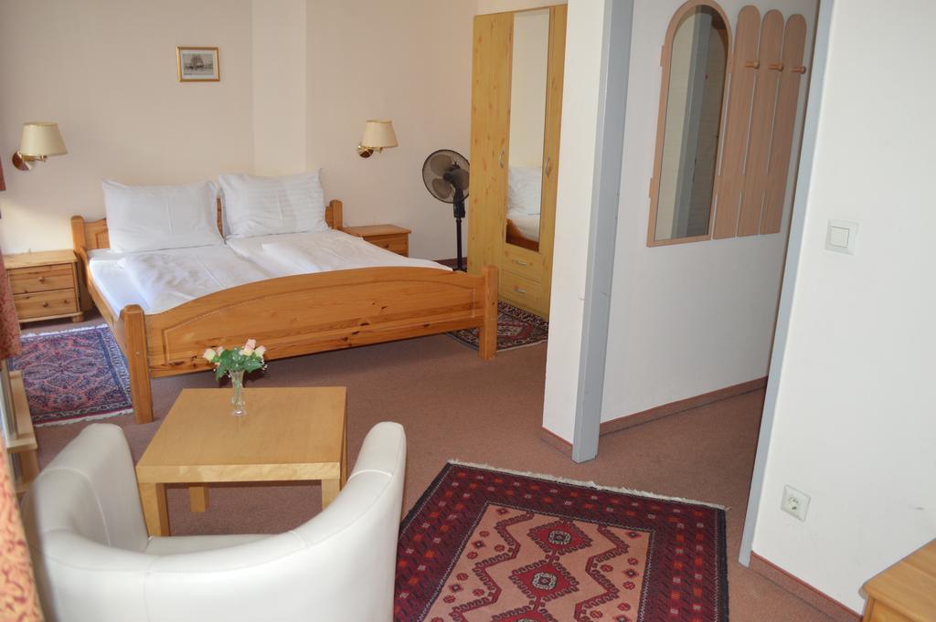 Hotel Pension Walzerstadt Viyana Oda fotoğraf