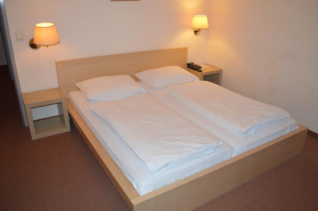 Hotel Pension Walzerstadt Viyana Oda fotoğraf