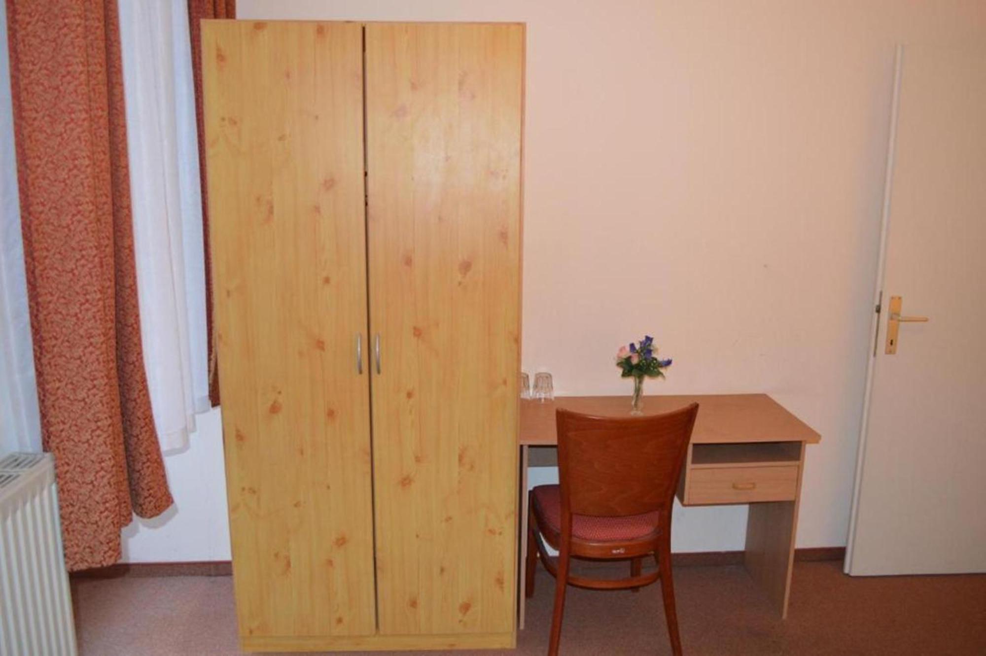 Hotel Pension Walzerstadt Viyana Oda fotoğraf