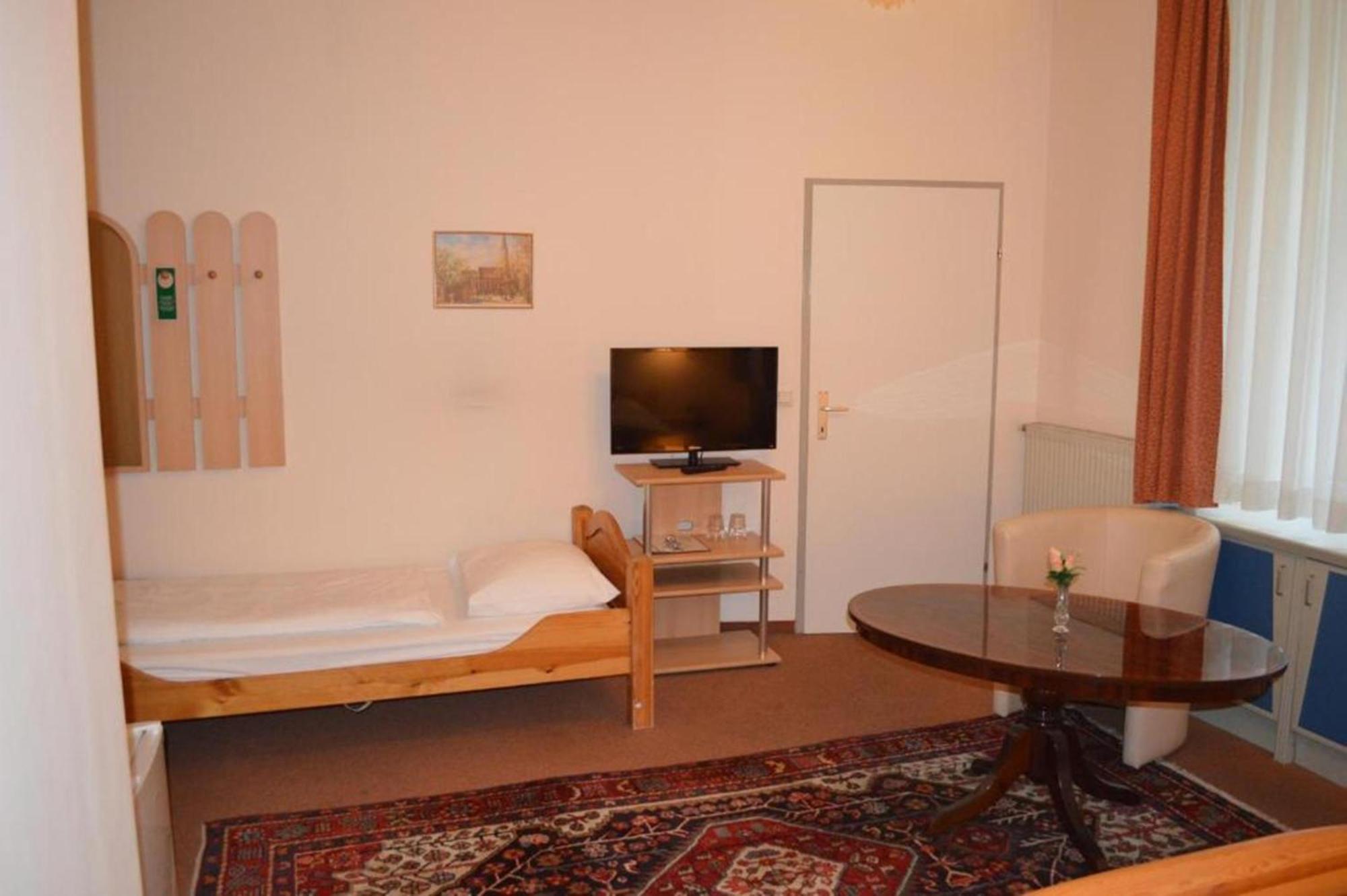 Hotel Pension Walzerstadt Viyana Oda fotoğraf